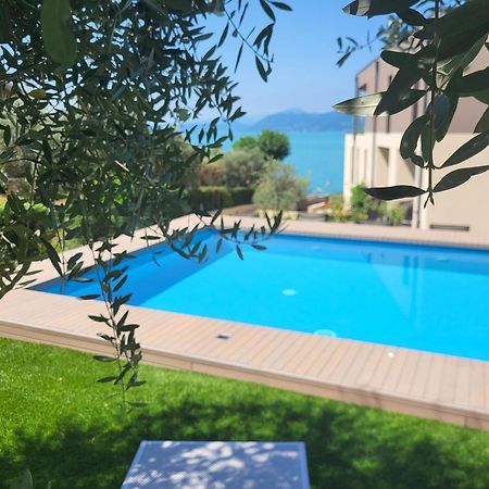 Attilio High Living Suites - Adults Only Torri Del Benaco Exterior photo