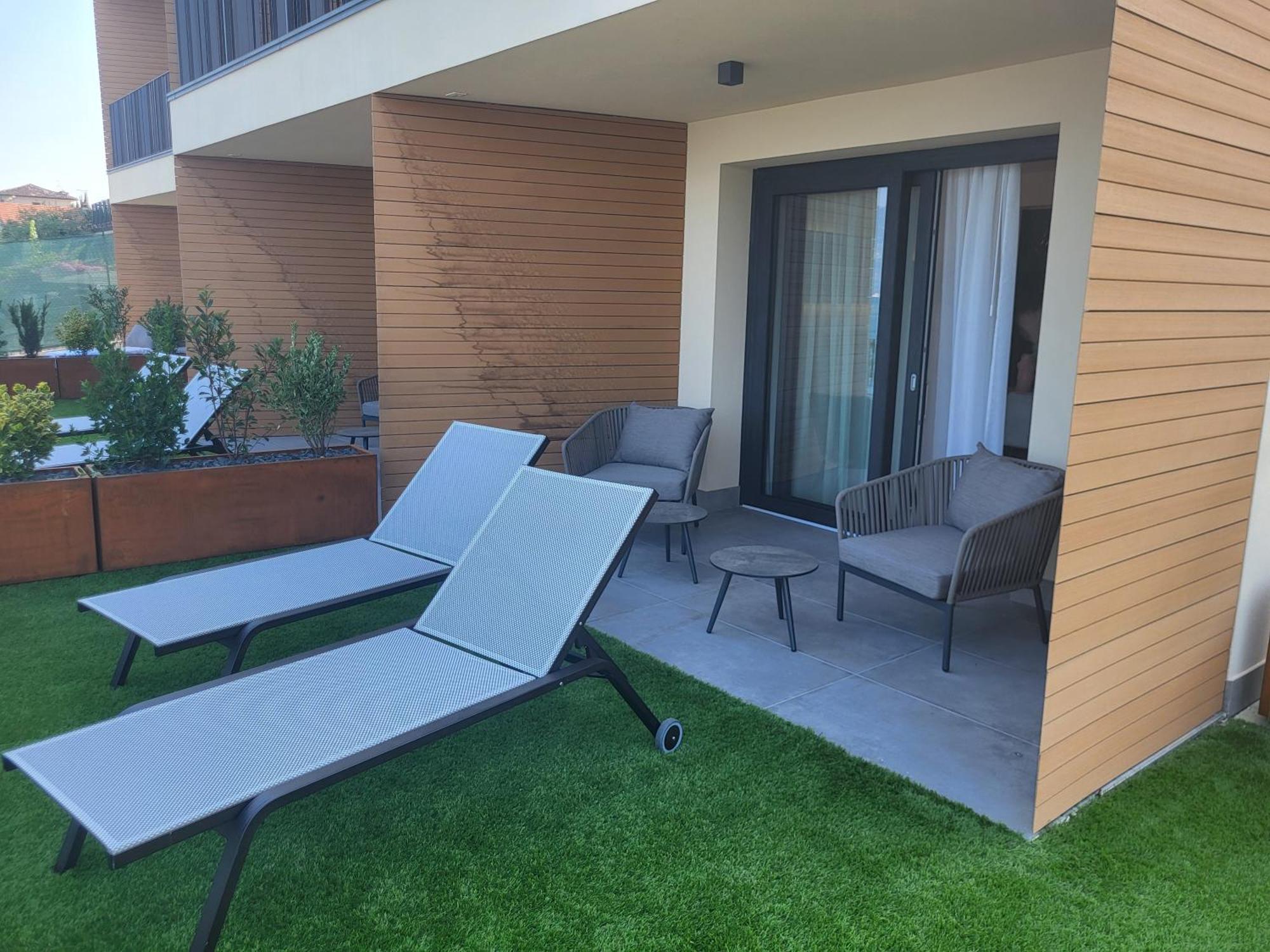 Attilio High Living Suites - Adults Only Torri Del Benaco Room photo