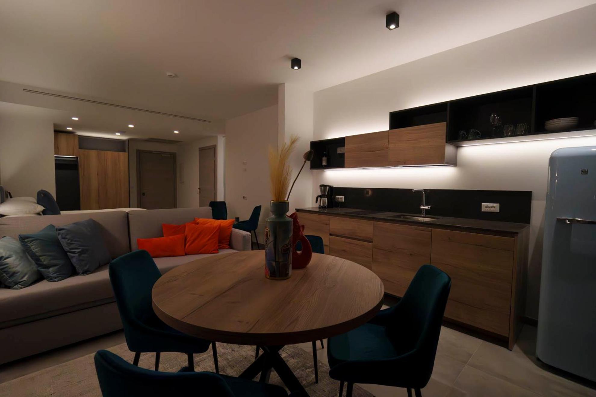 Attilio High Living Suites - Adults Only Torri Del Benaco Exterior photo